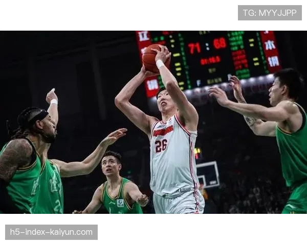 塔克准三双扛起广厦进攻 外援主导战术在核心缺阵时显价值 塔克准三双扛起广厦进攻 外援主导战术在核心缺阵时显价值